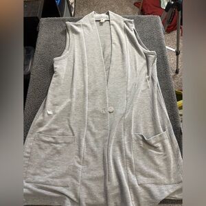 Cable & Gauge Gray Sleeveless‎ Cardigan with Pockets- Size M